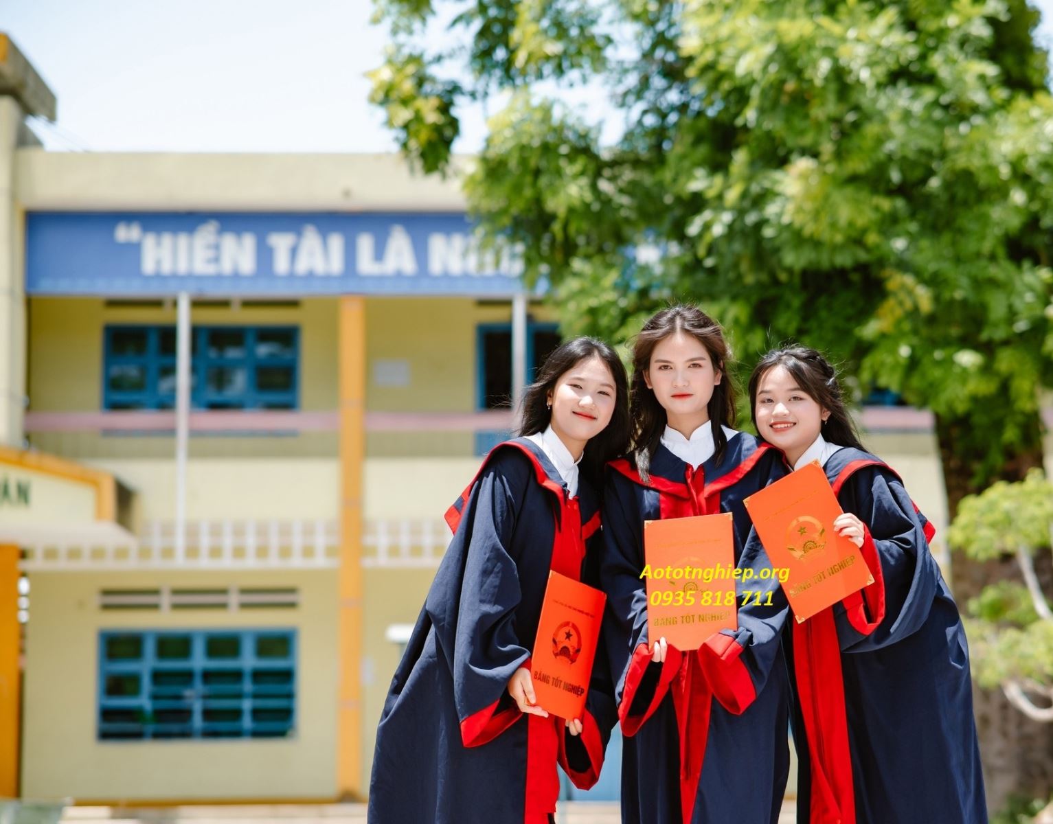 Cho Thuê Lễ Phục Tốt Nghiệp HCM